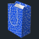 Bolsa De Regalo Mediana Estrella Menorah de David Hanukkah Patrón azul<br><div class="desc">Revisa mi tienda por más colores y diseños o hazme saber si quieres algo personalizado. ¡Gracias por comprar conmigo!</div>