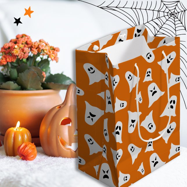 Bolsa De Regalo Mediana Feliz Halloween lindo fantasma con antecedentes na (Happy Halloween cute ghost with orange background Medium Gift Bag)