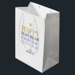 Bolsa De Regalo Mediana Feliz Hanukkah Chanukah Holiday Bag<br><div class="desc">En este diseño se incorpora el diseño de Relieve metalizado de oro simulado falso. Personalice el texto personalizado anterior. En nuestra colección "Happy Hanukkah Chanukah" se pueden encontrar elementos de coordinación adicionales.</div>