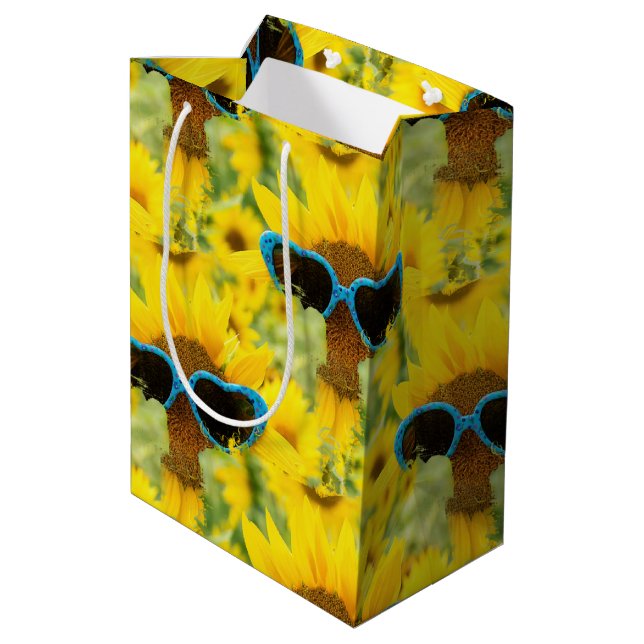 Bolsa De Regalo Mediana Gafas de sol de corazón sobre girasol (Angulo reverso)