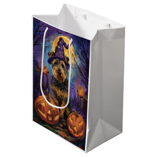 Bolsa De Regalo Mediana Halloween, bruja y calabaza de Airedale (Angulo Anverso)