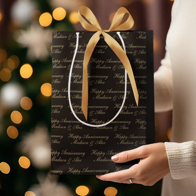 Bolsa De Regalo Mediana Happy Anniversary Script with Name Black Gold (Subido por el creador)