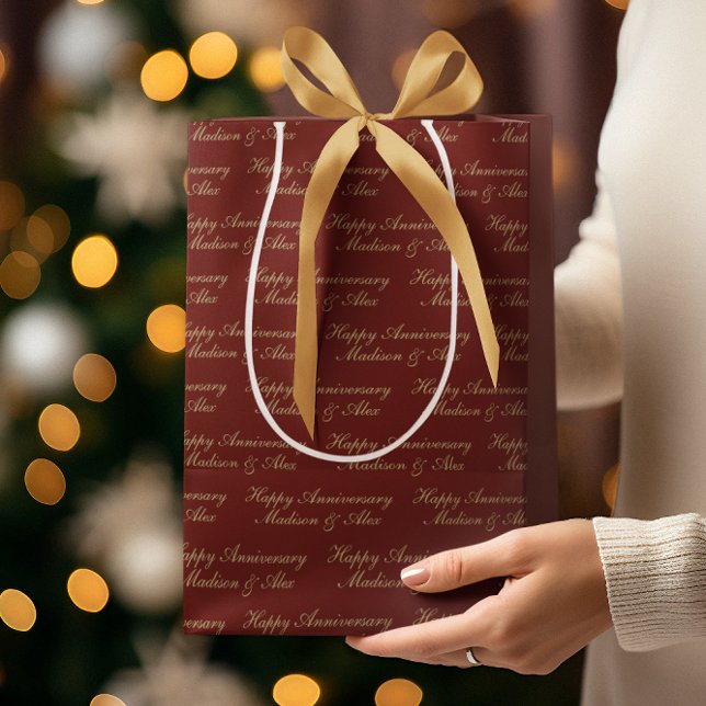 Bolsa De Regalo Mediana Happy Anniversary Script with Name Burgundy Gold (Subido por el creador)