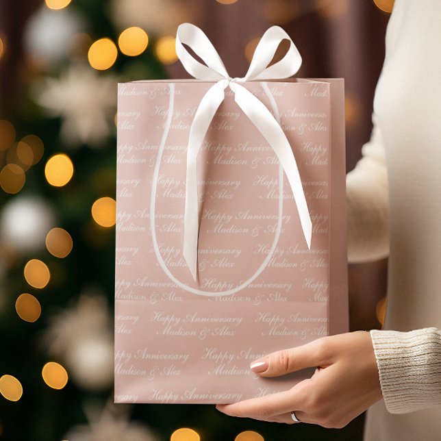 Bolsa De Regalo Mediana Happy Anniversary Script with Name Dusty Rose (Subido por el creador)