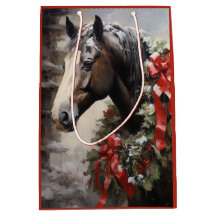 Hermoso caballo con Navidades de la guirnalda del