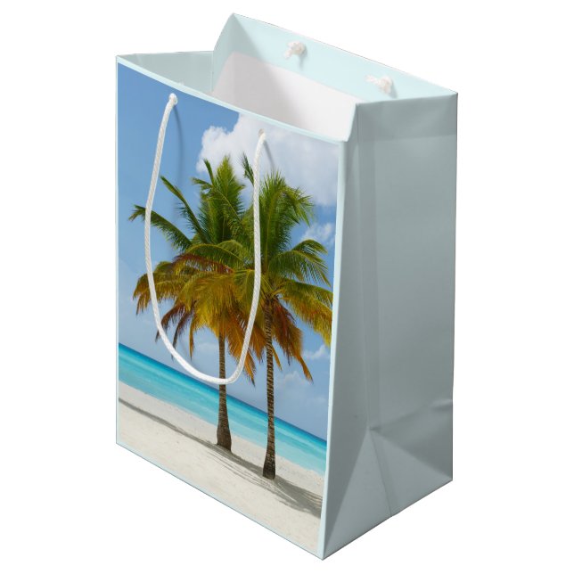 Bolsa De Regalo Mediana Hermosos palmeros en una playa tropical (Angulo Anverso)