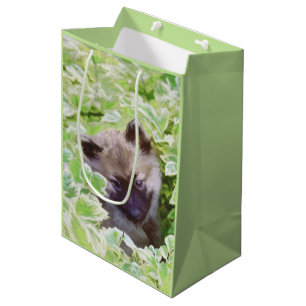 Bolsa De Regalo Mediana Keeshond Puppy en el jardín pintando arte original