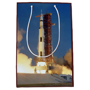 Bolsa De Regalo Mediana La Tierra se sacude cuando el Saturn V ilumina el 