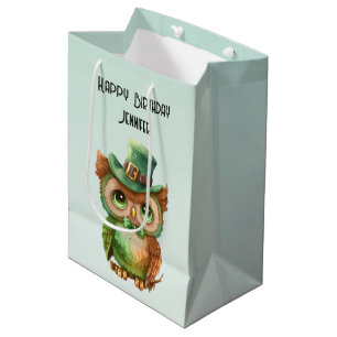 Bolsa De Regalo Mediana Lechuza Cuta en un Green Top Hat Birday