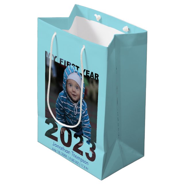 Bolsa De Regalo Mediana My First Year 2023 Modern Cutout Baby Photo Blue (Angulo Anverso)