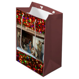 Bolsa De Regalo Mediana Natividad de pueblo bajo estrellas multicolores de