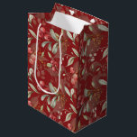 Bolsa De Regalo Mediana Navidades botánicos de color rojo oscuro y elegant<br><div class="desc">Diseñado en Navidades atemporales con colores de rojos ricos, verdes vibrantes y marfil elegante, esta bolsa exuda el encanto de las vacaciones. El color rojo oscuro personalizado aporta un toque de sofisticación, haciendo que tu regalo se destaque. Esta versátil bolsa de regalo es el toque final perfecto para cualquier regalo,...</div>