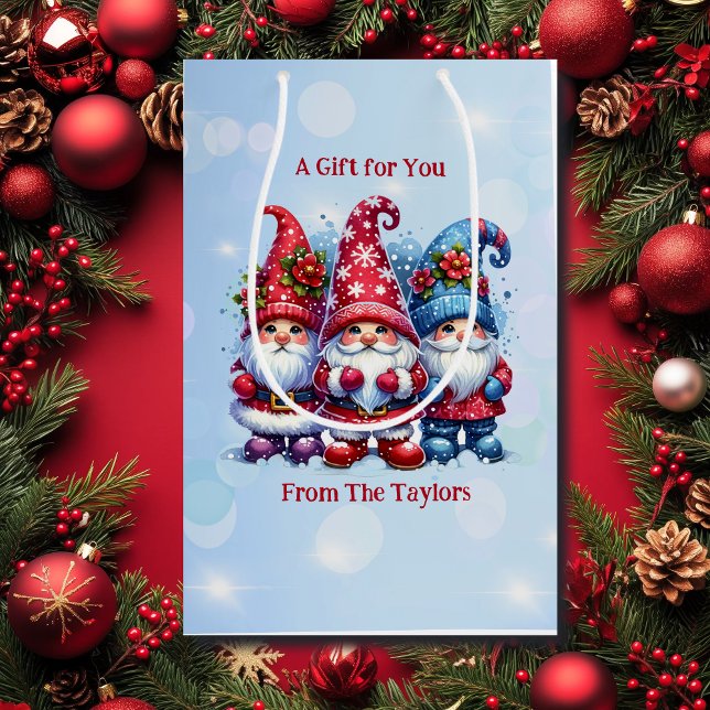 Bolsa De Regalo Mediana Navidades personalizados de Holiday Gnomes (Subido por el creador)