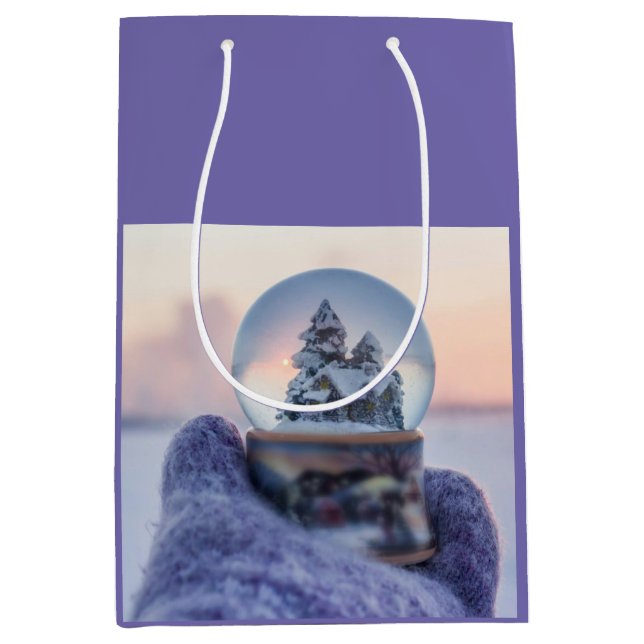 Bolsa De Regalo Mediana Nevada en el árbol de Navidad (Anverso)