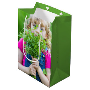 Bolsa De Regalo Mediana Niña pequeña con maleza por cumpleaños