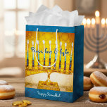 Bolsa De Regalo Mediana Oro Amarillo Hanukkah Menorah Paz Luz de Amor Negr<br><div class="desc">"Paz, amor y luz". Un ilustracion fotográfico de primera mano de una menorah artística brillante, colorida, amarilla y dorada te ayuda a inaugurar la festividad de Hanukkah con estilo. Siente el calor y la alegría de la temporada de vacaciones cada vez que use esta linda y divertida bolsa de regalo...</div>
