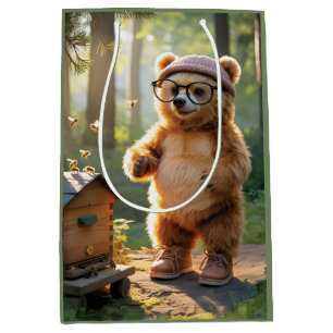 Bolsa De Regalo Mediana Oso caprichoso apicultor en un bosque soleado