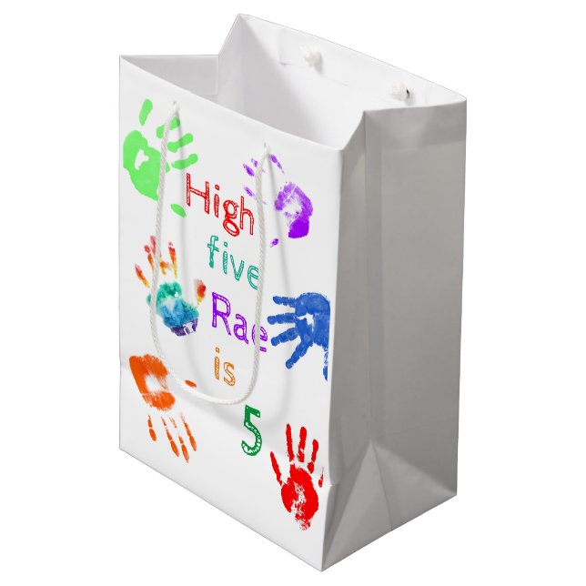 Bolsa De Regalo Mediana Paint Handprints Cumpleaños con un Nombre Personal (Angulo Anverso)