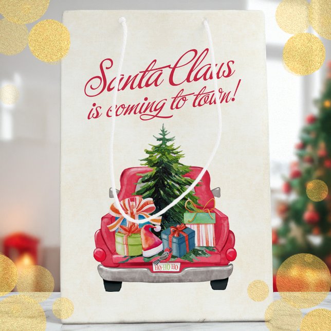 Bolsa De Regalo Mediana Papá Noel viene al camión rojo de la ciudad (Santa Claus is Coming to Town Red Truck Medium Gift Bag)