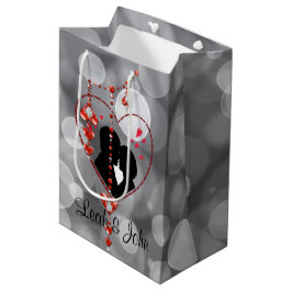 Bolsa De Regalo Mediana Pareja de silueta en Bokeh, joyas del corazón rojo