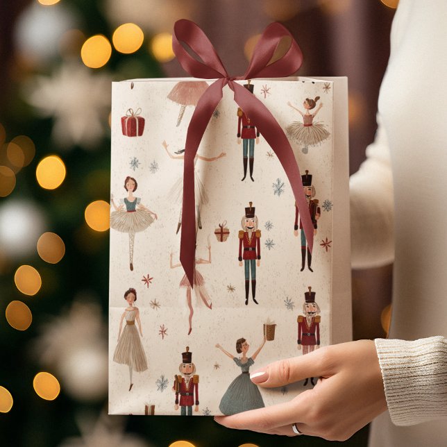 Bolsa De Regalo Mediana Pastel Whimsical Nutcracker & Princess Gift Bag (Subido por el creador)