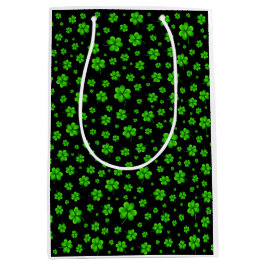 Bolsa De Regalo Mediana Patrón de tréboles verdes sobre fondo negro