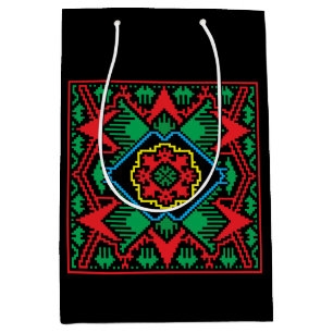Bolsa De Regalo Mediana Patrón tribal letón geométrico negro, rojo y verde