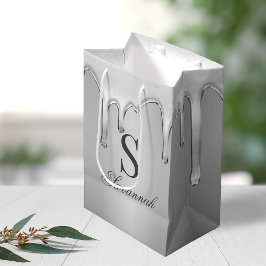 Bolsa De Regalo Mediana Perforaciones cromadas plateadas Monograma Metaliz