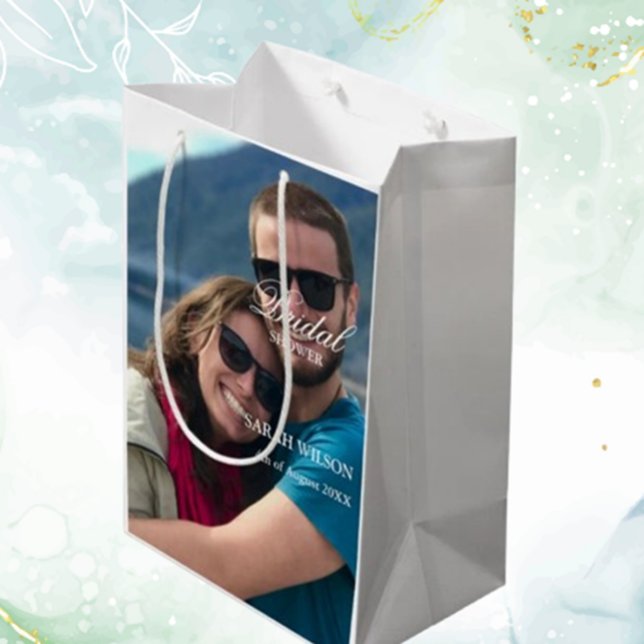 Bolsa De Regalo Mediana Personalizado Foto Boda relajada en la playa (Celebrate love with a custom photo relaxed beach wedding gift bag,  )