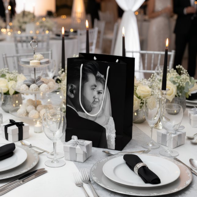 Bolsa De Regalo Mediana Personalized Black & White Photo Gift Bag (Subido por el creador)