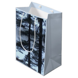 Bolsa De Regalo Mediana Pinos blancos en un Blizzard —