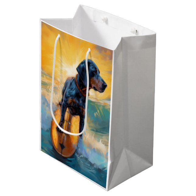 Bolsa De Regalo Mediana Pintura de Bluetick Coonhound Beach Surfing (Angulo Anverso)