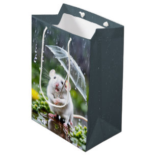 Bolsa De Regalo Mediana Ratón gris bajo un paraguas