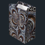 Bolsa De Regalo Mediana Rusty Fractal Science Fiction<br><div class="desc">A veces es bueno mostrar tus colores,  declarar a todo el mundo que amas a la ciencia ficción. ¡Esto puede ayudar a encontrar amigos y conexiones que puedan apreciar toda su vida! ¡Brilla,  Tu Nerviosidad! Parte de mi colección Metalizado de Canción de la Vida.</div>