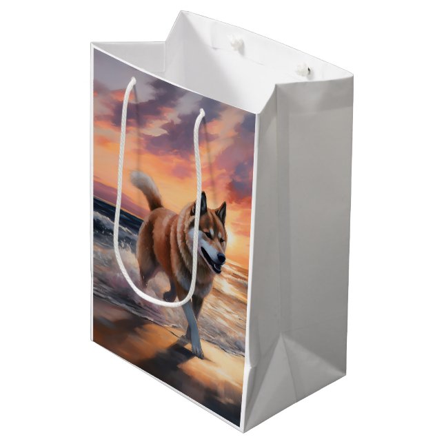 Bolsa De Regalo Mediana Sandy Paws Akita Dog en Beach Sunset (Angulo Anverso)