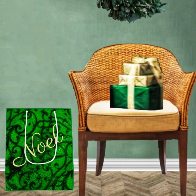 Bolsa De Regalo Mediana Scrollwork Green Gift Bag (This lovely gift bag, is perfect for carrying your carefully, wrapped presents!)