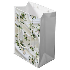 Bolsa De Regalo Mediana Seda blanca y lujosa que fluye y rosas blancas.
