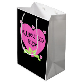 Bolsa De Regalo Mediana Todo lo que necesitas es amor – Diseño de corazón