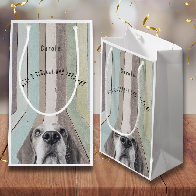 Bolsa De Regalo Pequeña 50.º cumpleaños medio siglo y fabuloso ("Half a Century and Fabulous"!
This collection is perfect for your next 50th birthday celebration!)