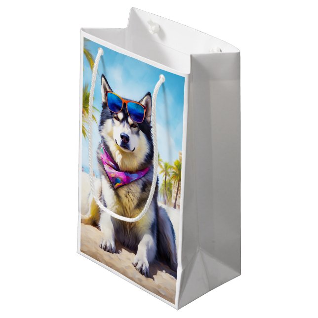 Bolsa De Regalo Pequeña Alaska Malamute en la playa, regalo de verano (Angulo Anverso)