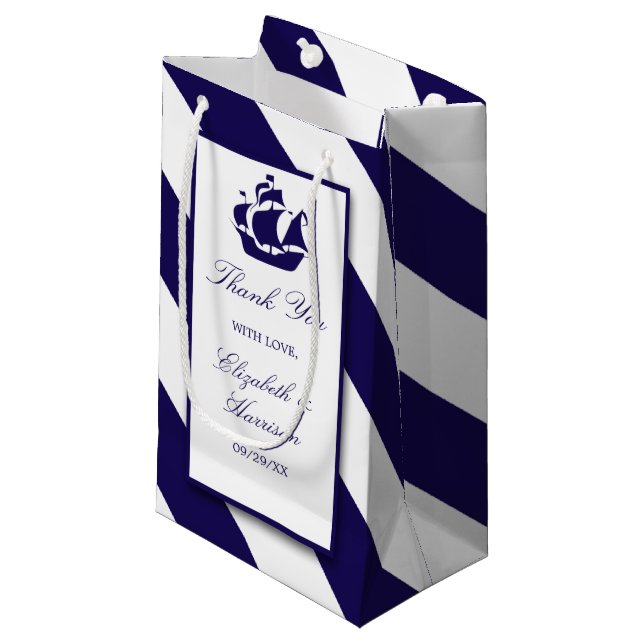 Bolsa De Regalo Pequeña Boda Nautical Stripes & Navy Blue Ship (Angulo Anverso)