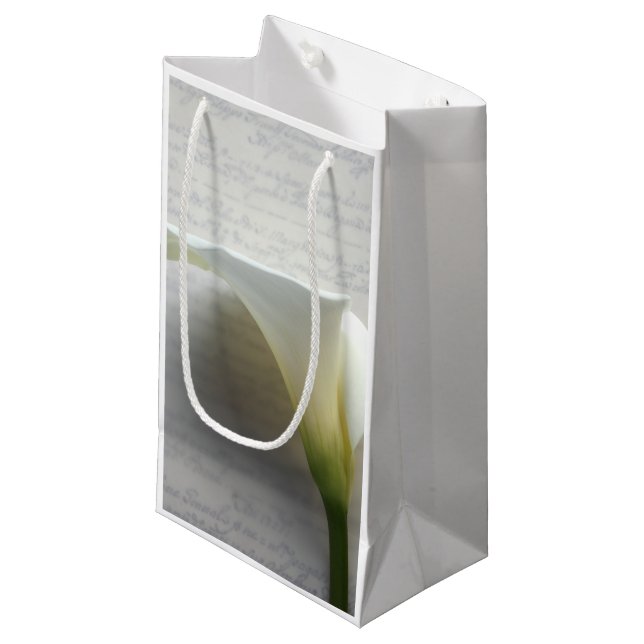 Bolsa De Regalo Pequeña Calla lily en un guión antiguo (Angulo Anverso)