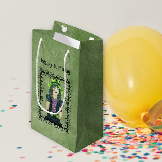 Bolsa De Regalo Pequeña Chica de gótico Rama de Púas Negro Marco Verde Cum (Goth girl hat tattoos in black barbed branch frame on spooky green Birthday gift bag.)