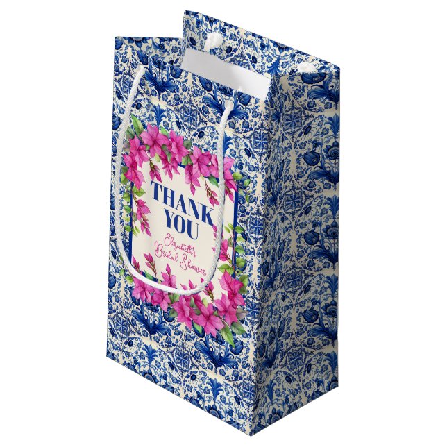 Bolsa De Regalo Pequeña Chorro Nupcial de Baldosa Azul y Buganvilla Rosa (Angulo reverso)