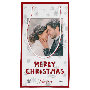 Bolsa De Regalo Pequeña Cute Mr. & Mrs. Red Typography Snowflake Photo Xma