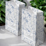 Bolsa De Regalo Pequeña Ducha de novia azul vintage<br><div class="desc">Bolsas clásicas victorianas vintage Blue Floral Bridal Shower</div>