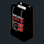 Bolsa De Regalo Pequeña Kids Birthday Ninja - 5 Year Old Party Theme<br><div class="desc">This Birthday Ninja 5 design makes a perfect gift for a 5 year old ninja birthday party. It features the Japanese symbol for Ninjutsu with a cartoon ninja doing a karate kick that the birthday boy or girl will love. This ninja birthday design for boys and girls is a perfect...</div>
