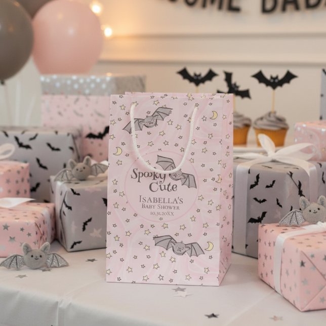 Bolsa De Regalo Pequeña Los murciélagos rosados detestan el Baby Shower li (Pink Spooky Cute Bats Girl Baby Shower Gift Bags. Bats, Stars, Moons Pink Watercolor Pattern for Her)