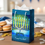 Bolsa De Regalo Pequeña Luz verde azul de la paz de amor Hanukkah Menorah<br><div class="desc">"Paz, amor y luz". Un ilustracion fotográfico de primera mano de una menorah artística brillante, colorida, azul y verde te ayuda a inaugurar las vacaciones de Hanukkah con estilo. Siente el calor y la alegría de la temporada de vacaciones cada vez que use esta linda y divertida bolsa de regalo...</div>
