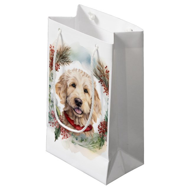 Bolsa De Regalo Pequeña Navidades de Goldendoodle Wreath Festial Pup (Angulo Anverso)